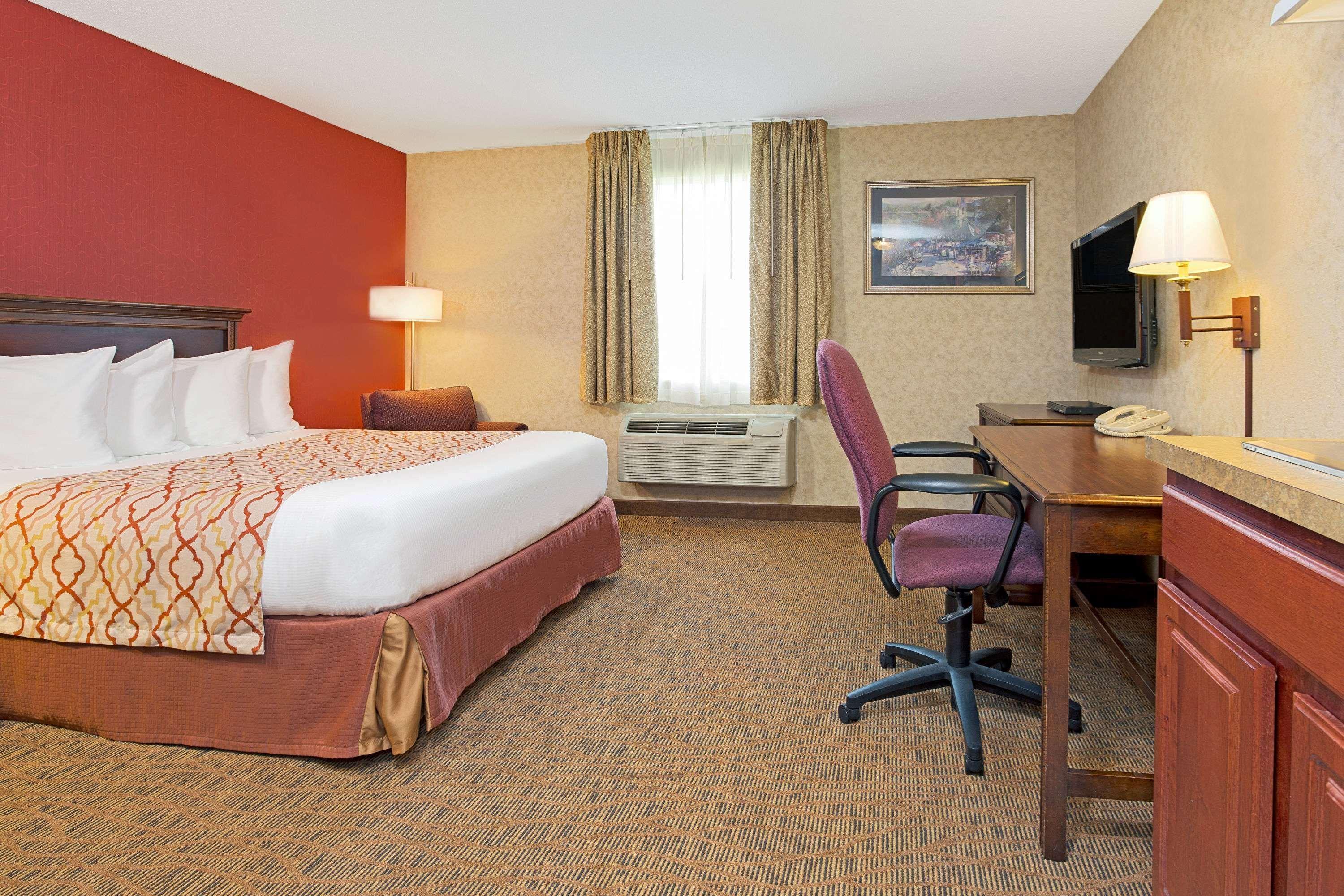 Hawthorn Suites By Wyndham Cincinnati/シャロンビル エクステリア 写真