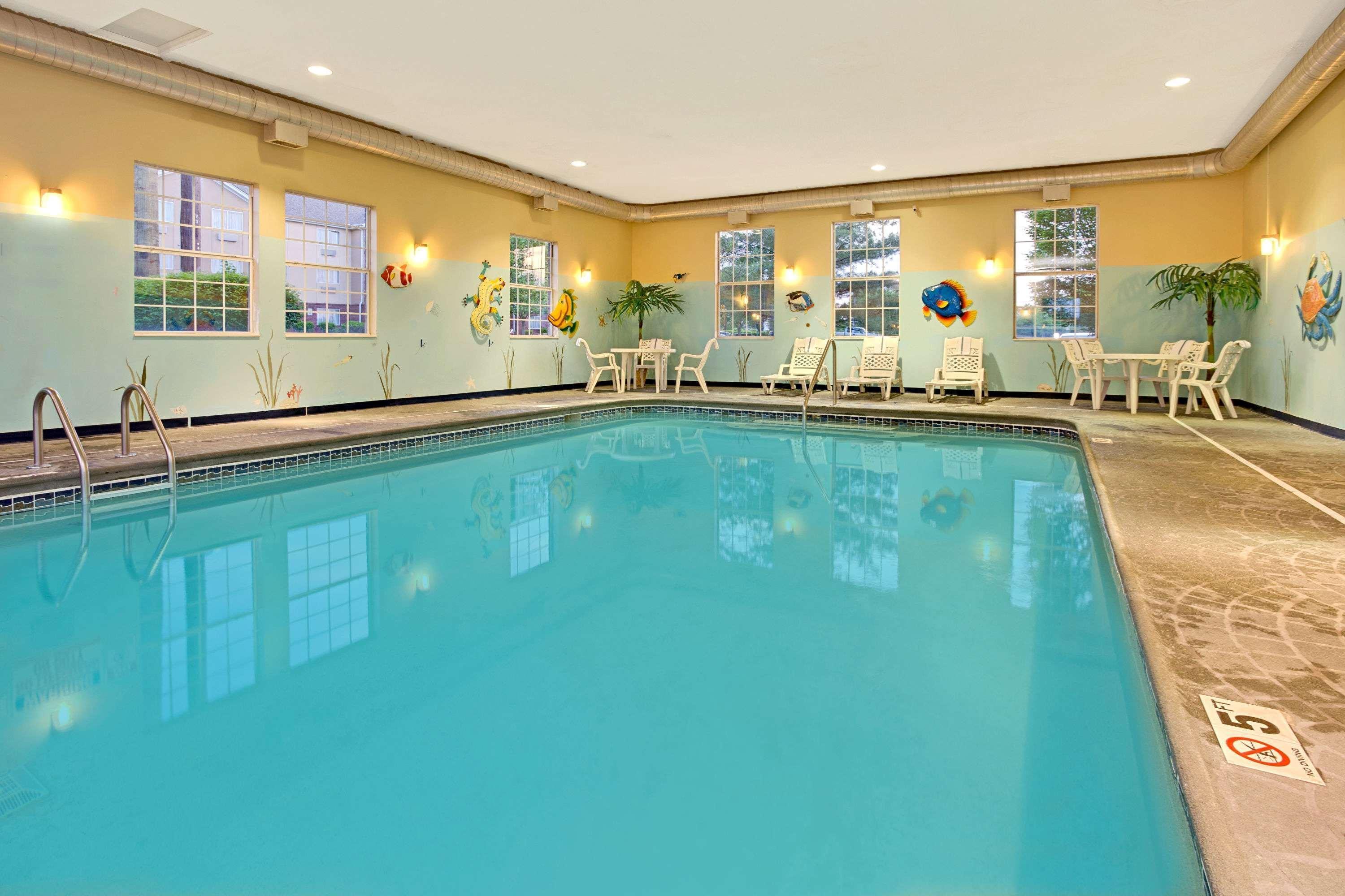 Hawthorn Suites By Wyndham Cincinnati/シャロンビル エクステリア 写真