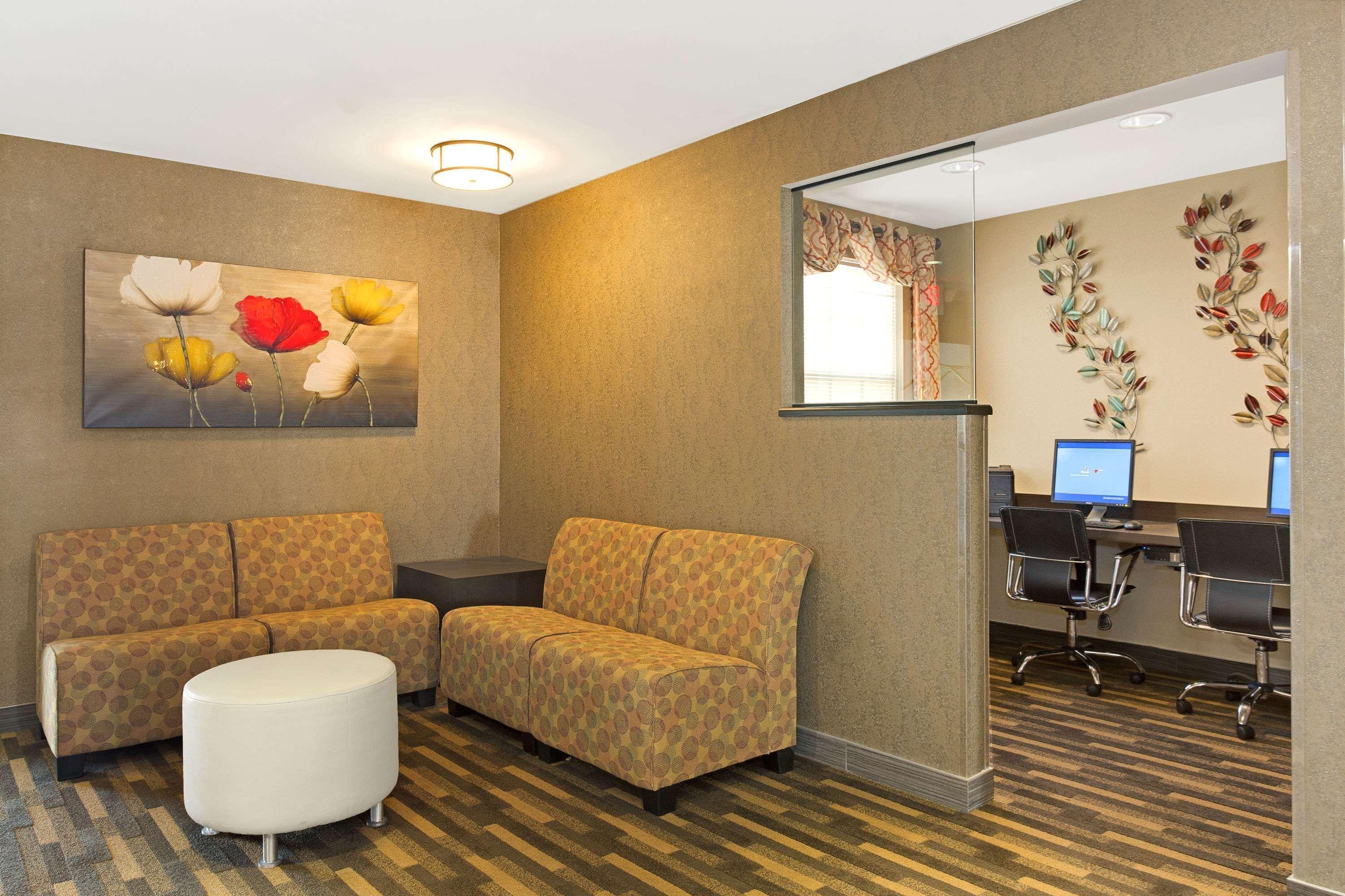 Hawthorn Suites By Wyndham Cincinnati/シャロンビル エクステリア 写真