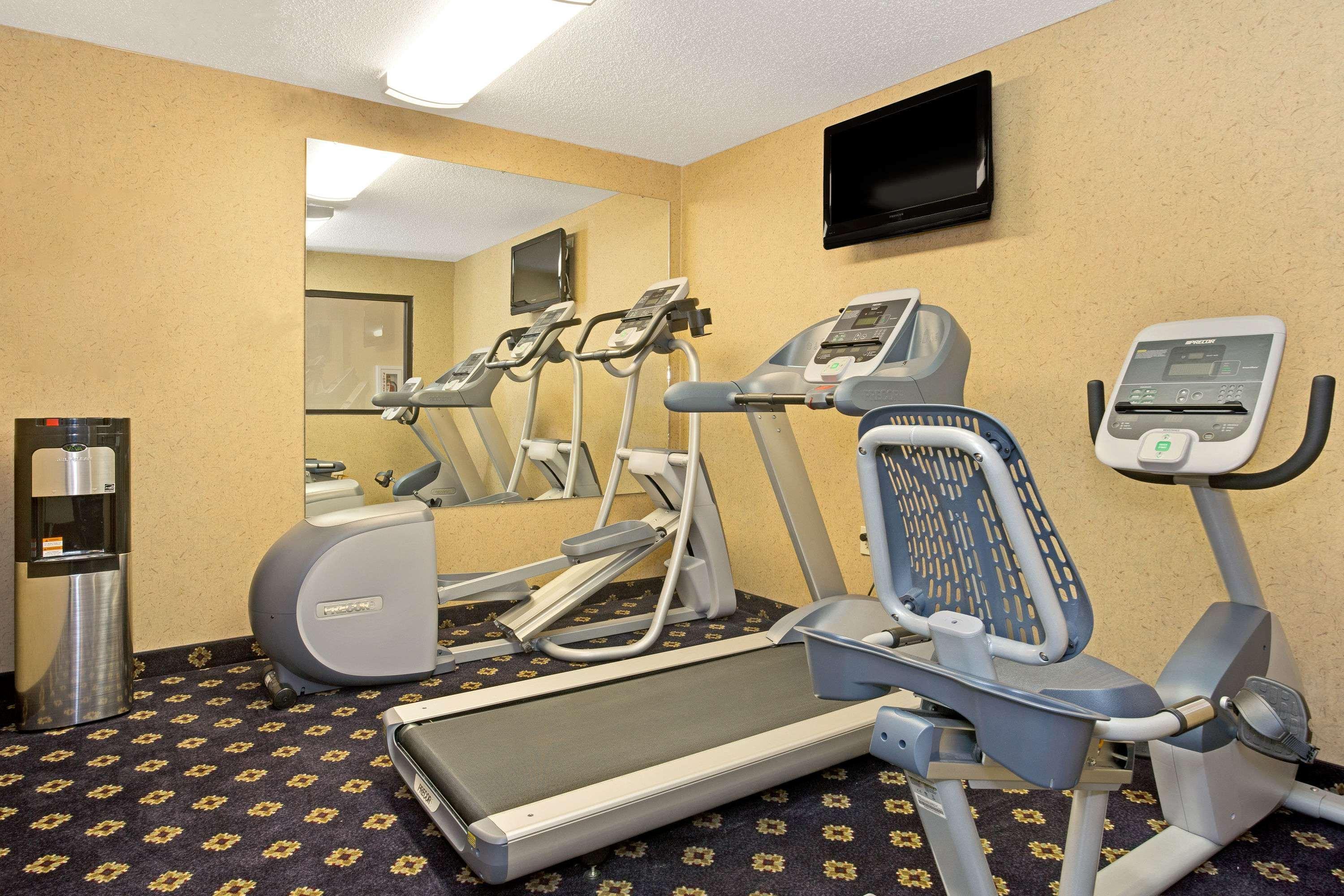 Hawthorn Suites By Wyndham Cincinnati/シャロンビル エクステリア 写真