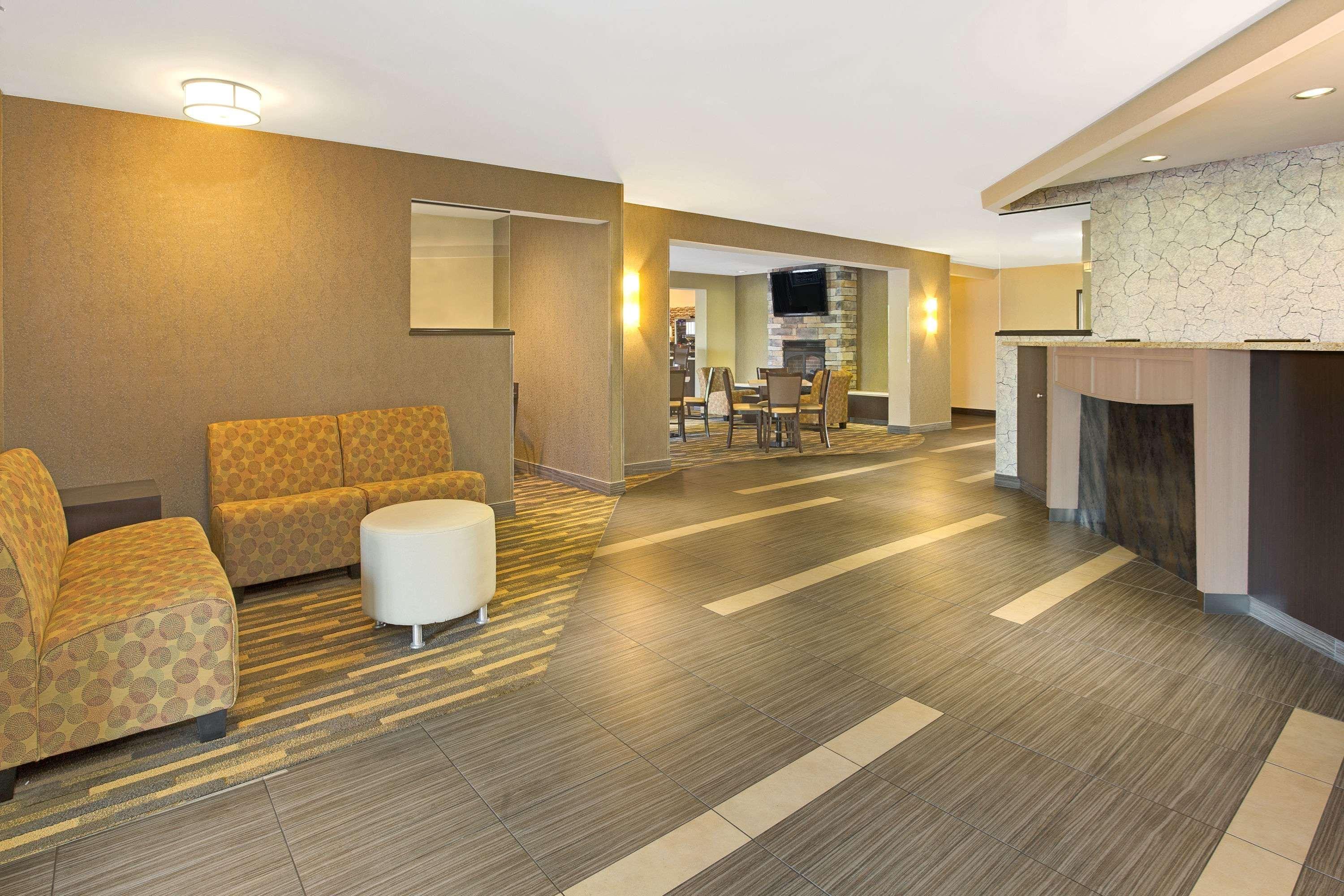 Hawthorn Suites By Wyndham Cincinnati/シャロンビル エクステリア 写真