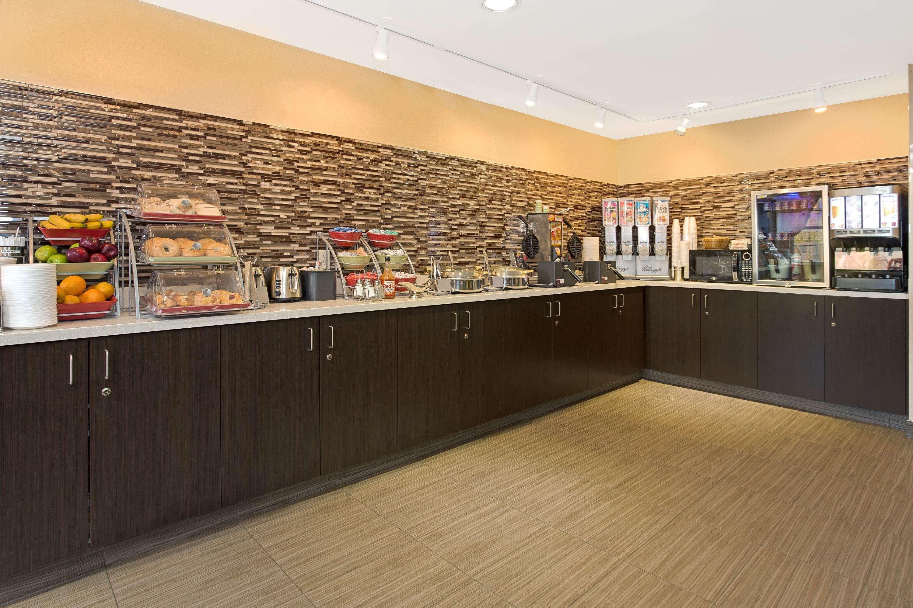 Hawthorn Suites By Wyndham Cincinnati/シャロンビル エクステリア 写真